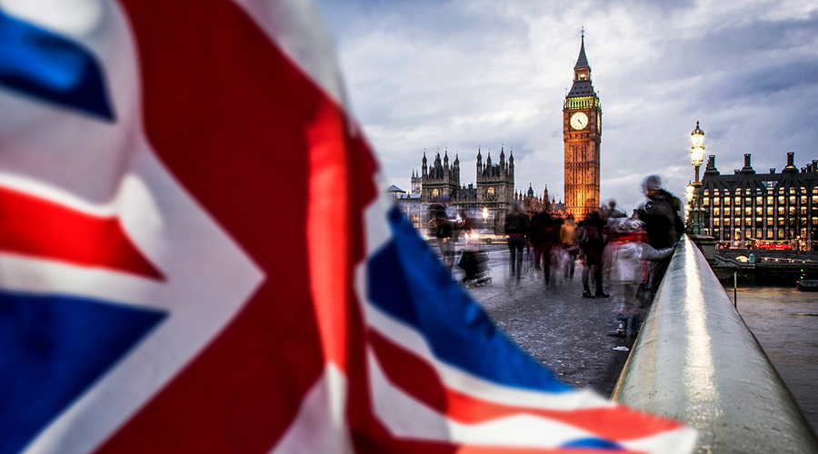 �ngiltere �al��ma vizesine sahip ki�ilerin e� ve �ocuklar� i�in vize ba�vuru i�lemleri