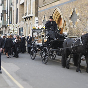 �ngiltere Cenaze Nakil ��lemleri Nas�l Yap�l�r